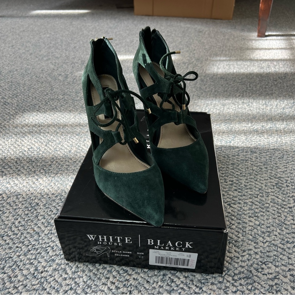 White House Black Market Delphine heels in emerald